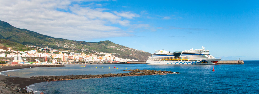 Die Aida im Hafen von Santa Cruz de La Palma