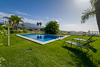 Villa Los Lomos Dos, Swimmingpool und Liegewiese