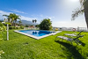 Villa Los Lomos Tres, Swimmingpool und Liegewiese